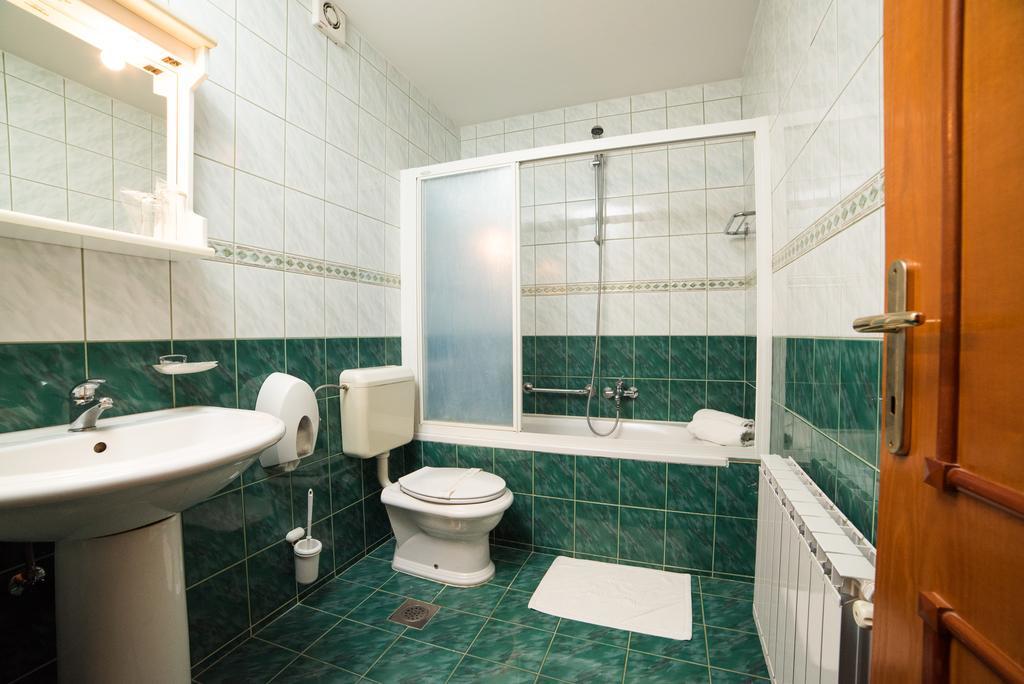 Hotel Lagus Gornji Kneginec Luaran gambar